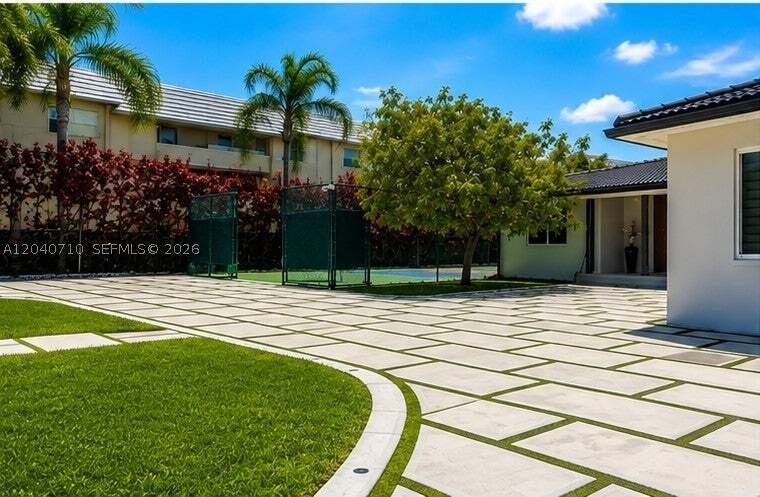 House in Miami, Florida, United States 3 - 18414837