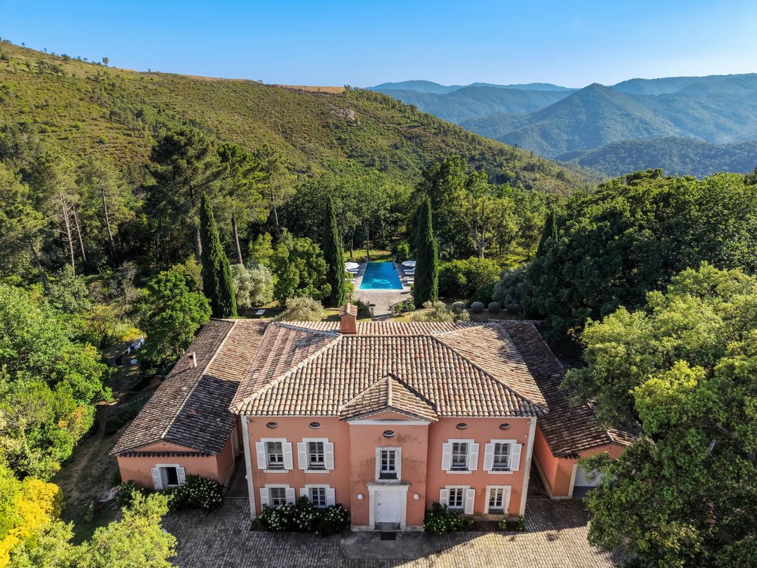 Villa en La Garde-Freinet, Provenza-Alpes-Costa Azul, Francia 1 - 18753191