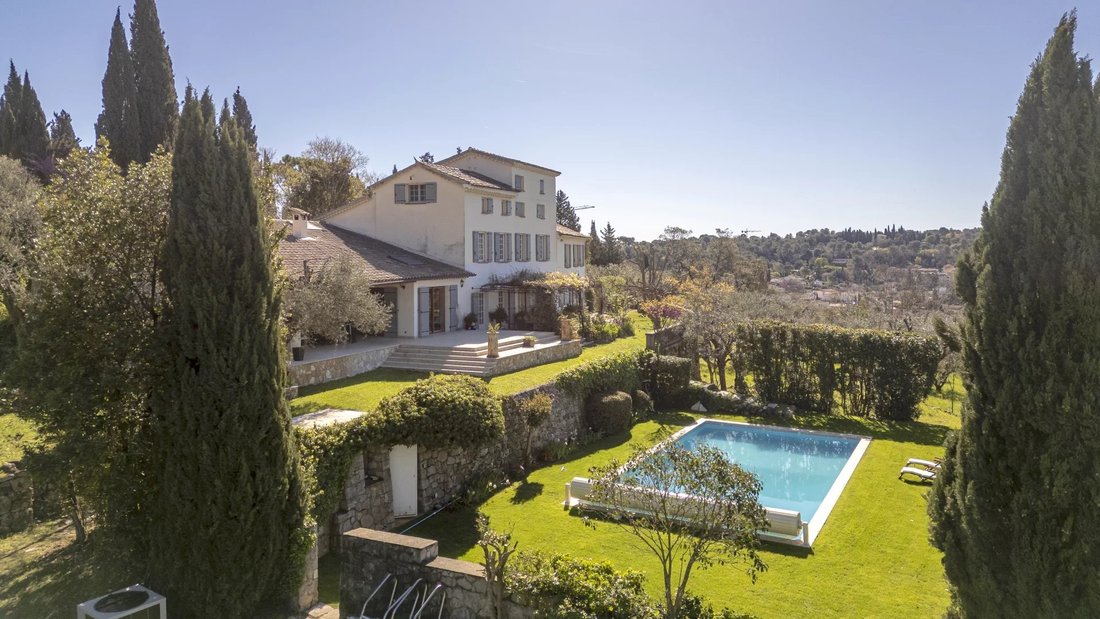 Maisons de campagne à Grasse, Provence-Alpes-Côte d'Azur, France 2 - 18750652