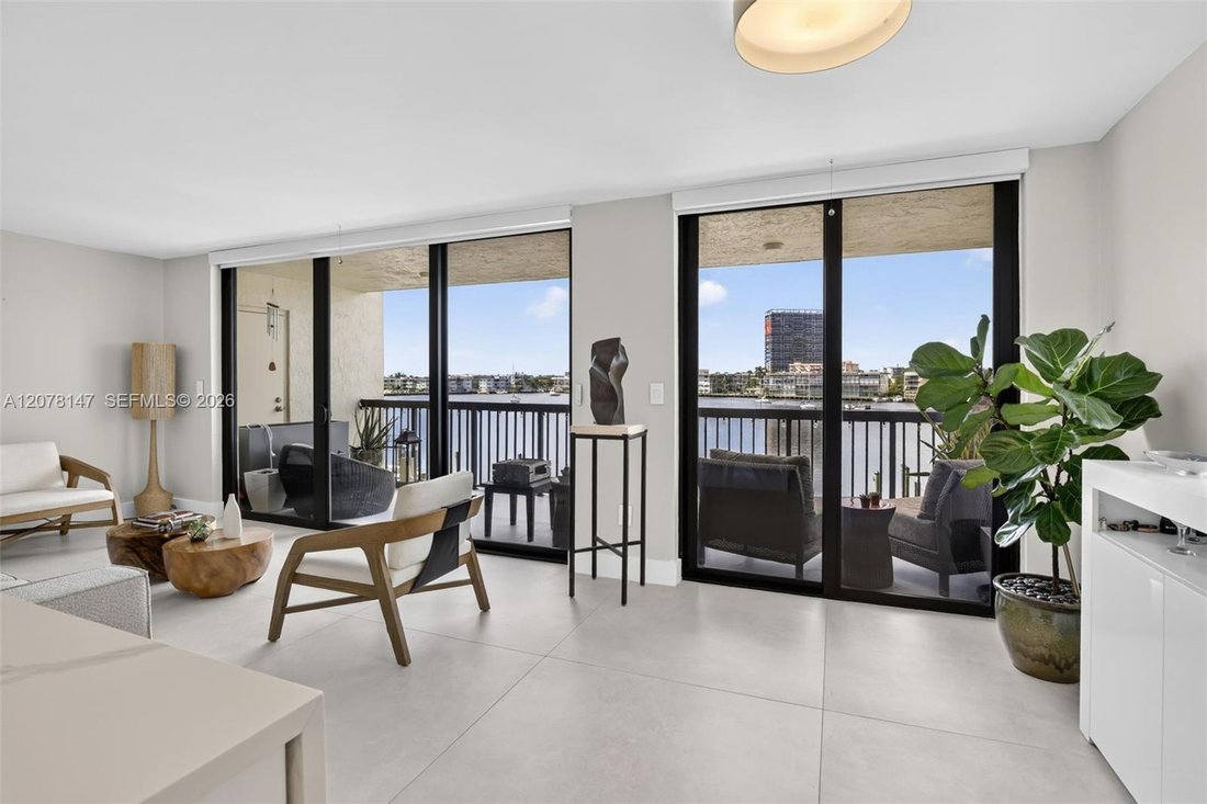Condo in Hallandale Beach, Florida, United States 5 - 18752450