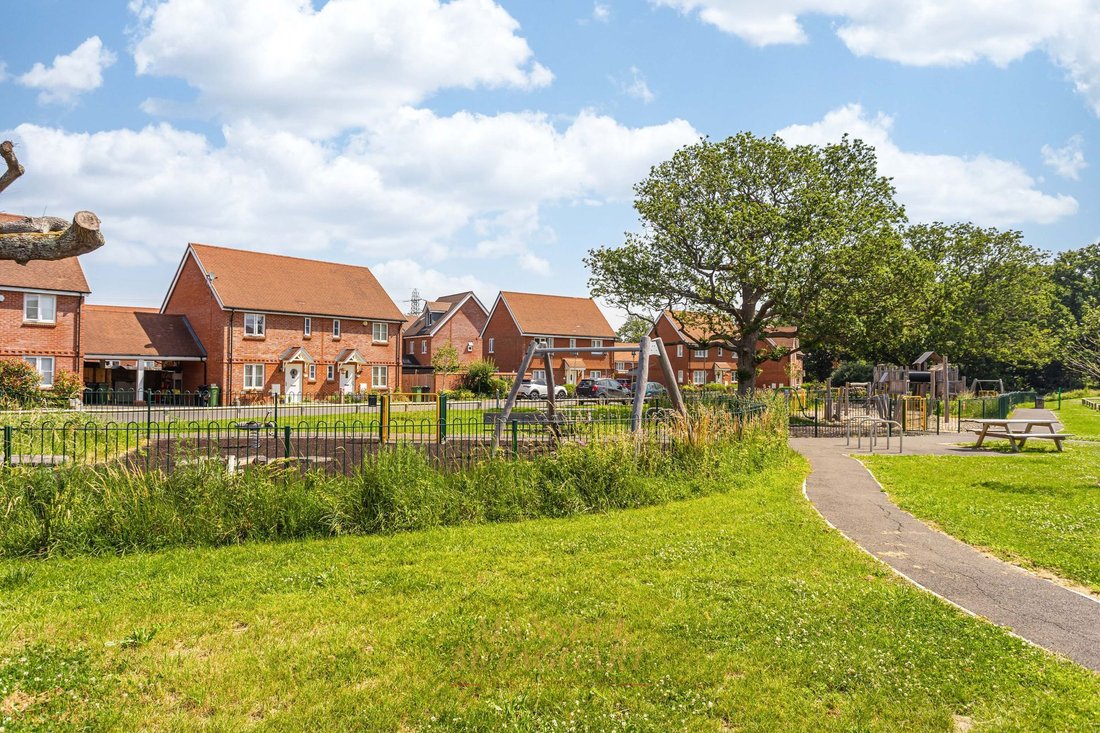 Casa a Horley, Inghilterra 1 - 18344395