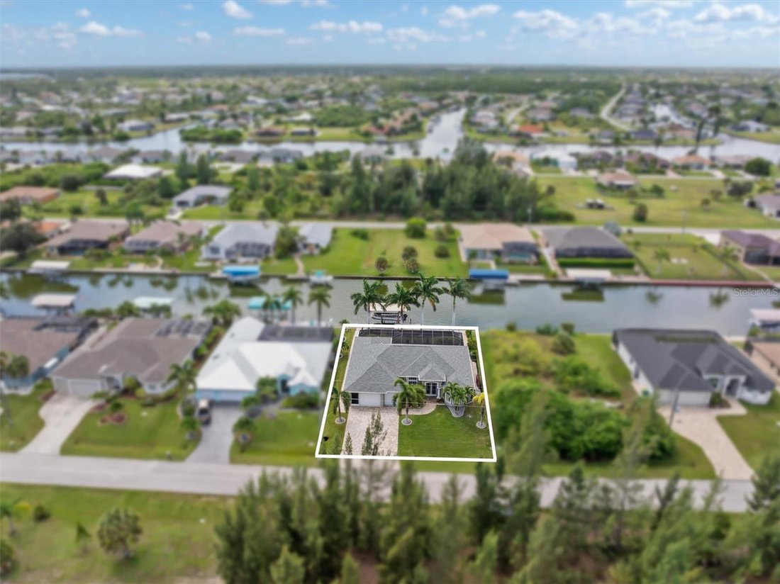 Casa en Port Charlotte, Florida, Estados Unidos 2 - 18751386