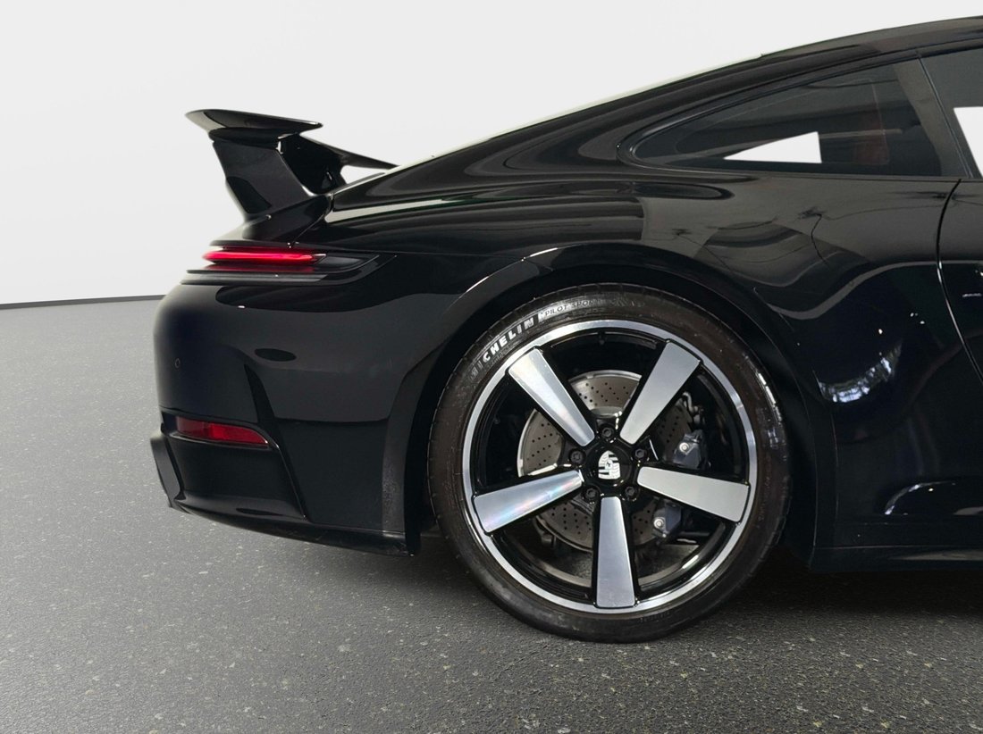 Coupe in Pompano Beach, FL, United States 5 - 18749760