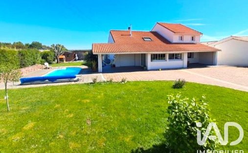 Maison à Breuil-Magné, Nouvelle-Aquitaine, France 1