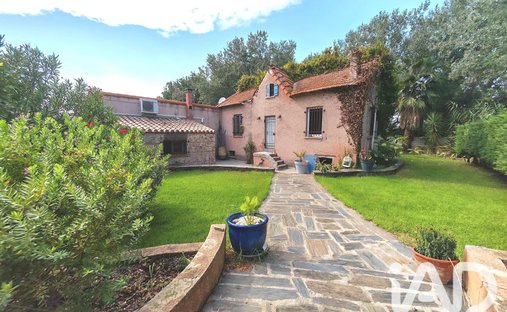 Maison à Saint-Nazaire, Occitanie, France 1