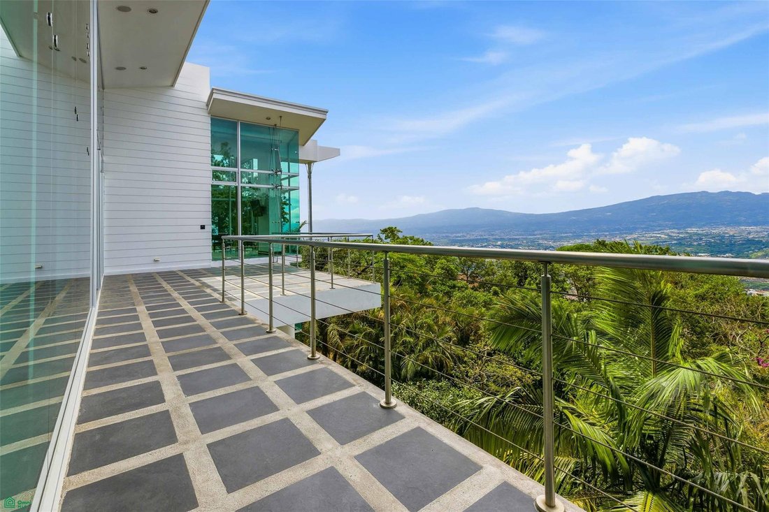 Haus in Cinco Esquinas, San José, Costa Rica 1 - 18088748