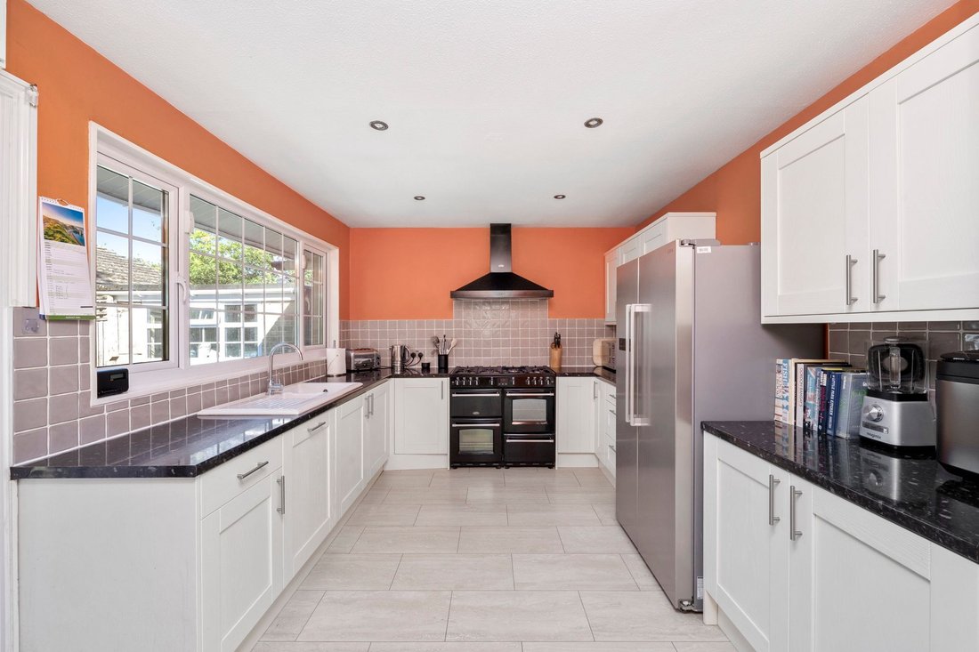 Bungalow in Henfield, England 3 - 18756266