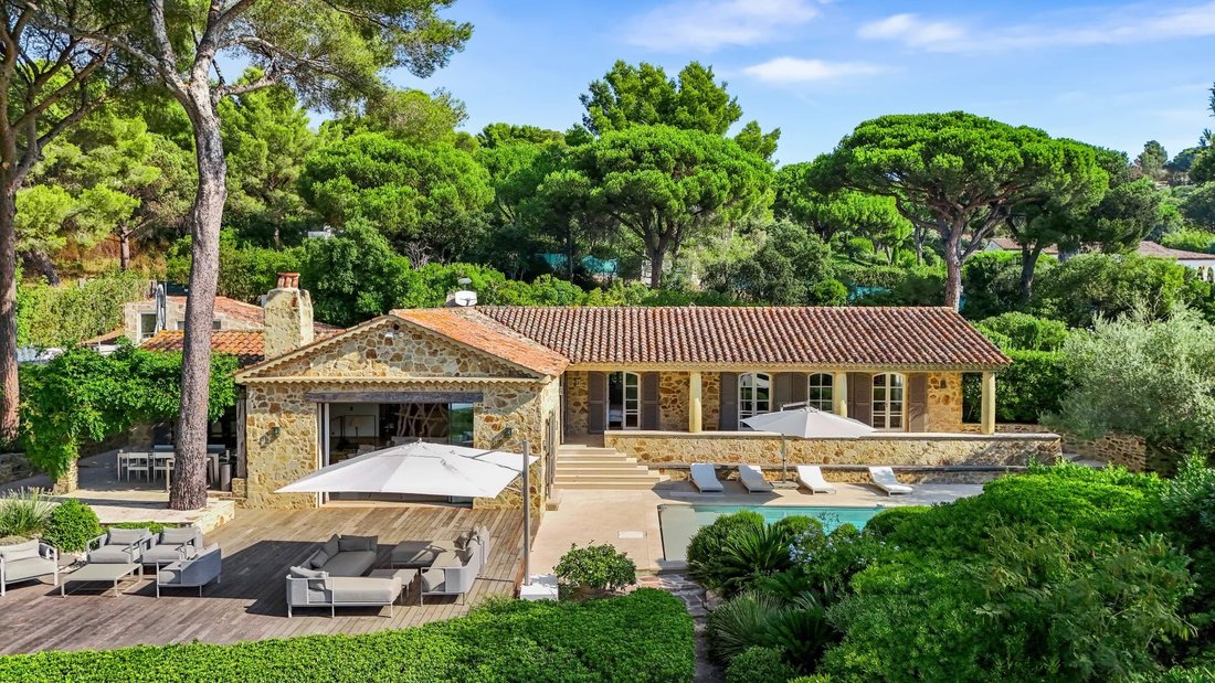 Villa en Ramatuelle, Provenza-Alpes-Costa Azul, Francia 1 - 18753415
