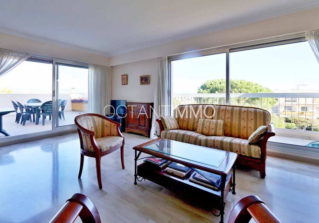 Appartamento a Les Cougoulins-Rastines, Antibes, Francia 5 - 16663648