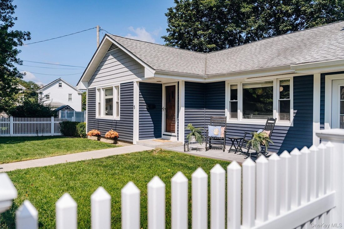 House in Spackenkill, New York, United States 1 - 18669543