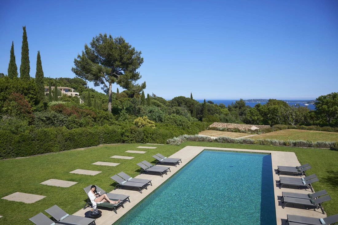 Villa in Grimaud, Provence-Alpes-Côte d'Azur, France 3 - 18753204
