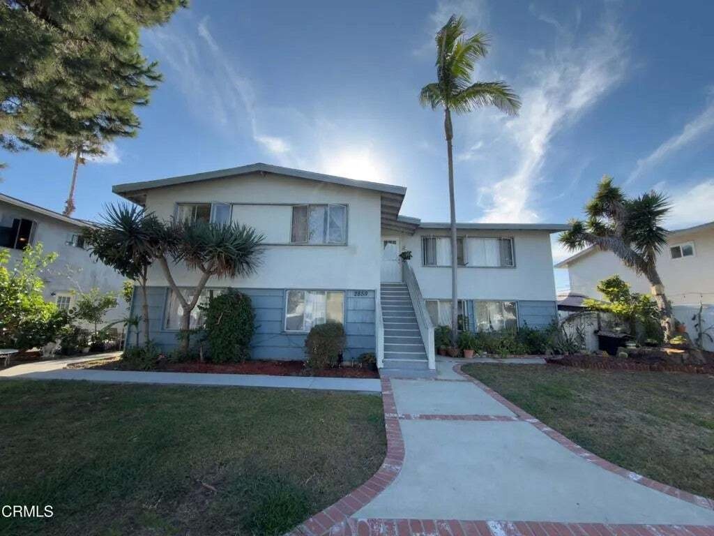 Costa Mesa, California, United States 1 - 18751711