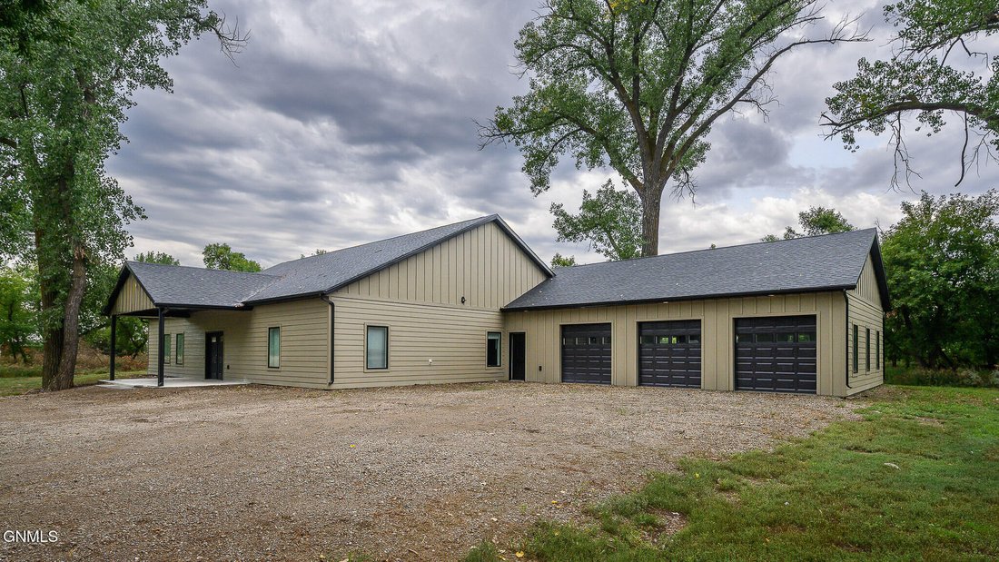 House in Mandan, North Dakota, United States 1 - 18756141