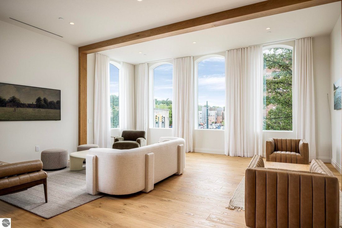 Condo in Traverse City, Michigan, United States 5 - 16400781