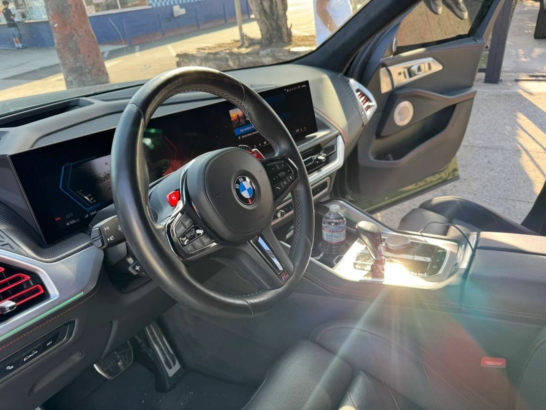 Suv in Los Angeles, CA, United States 5 - 18755349
