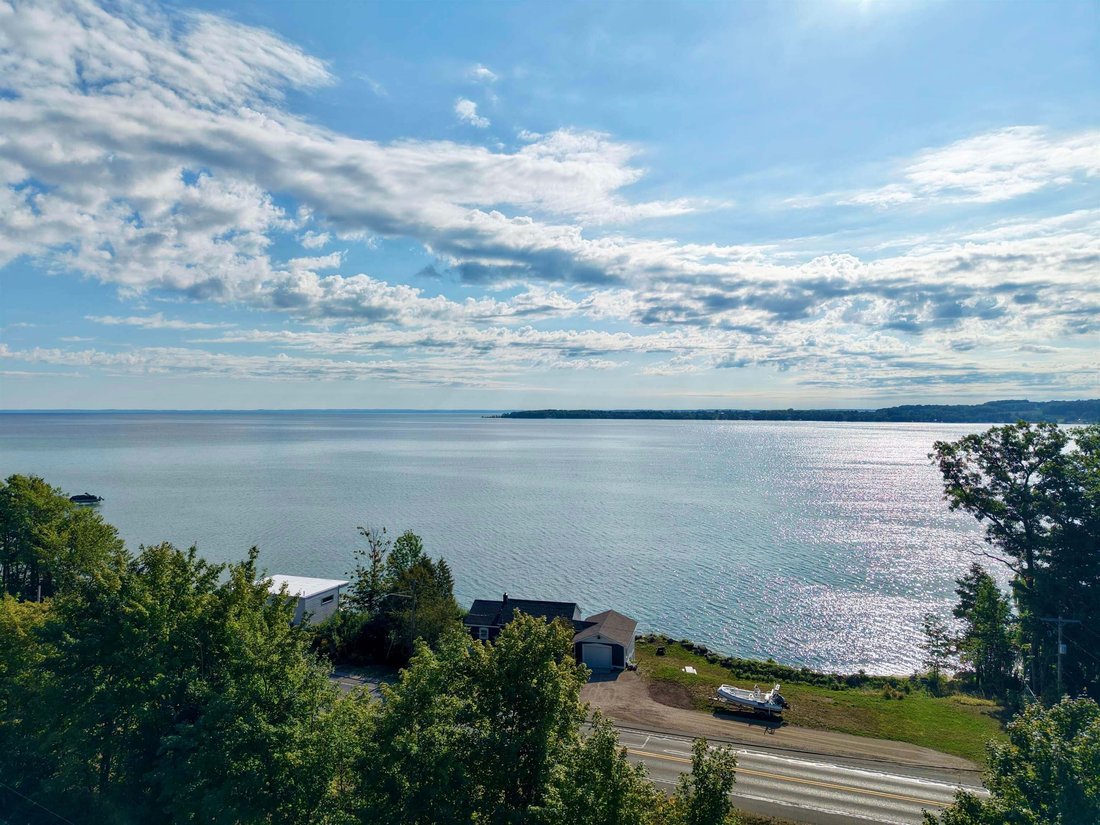 Casa a Suttons Bay, Michigan, Stati Uniti 1 - 18751254