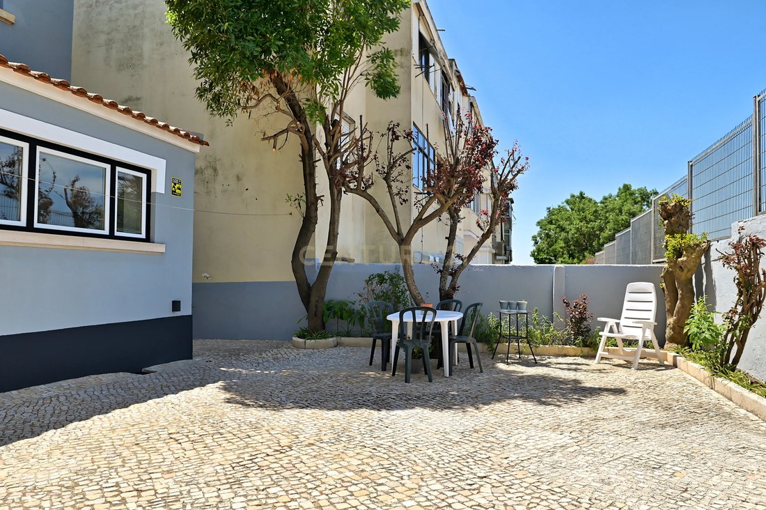 Villa in Alges, Linda-a-Velha und Cruz Quebrada-Dafundo, Lissabon, Portugal 1 - 18754957