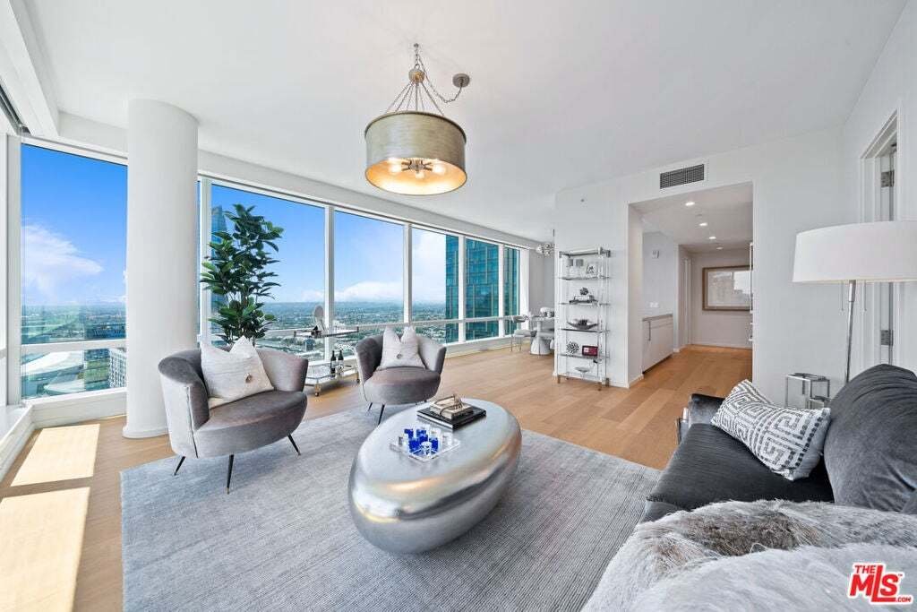 Appartement à Los Angeles, Californie, États-Unis 4 - 18758399
