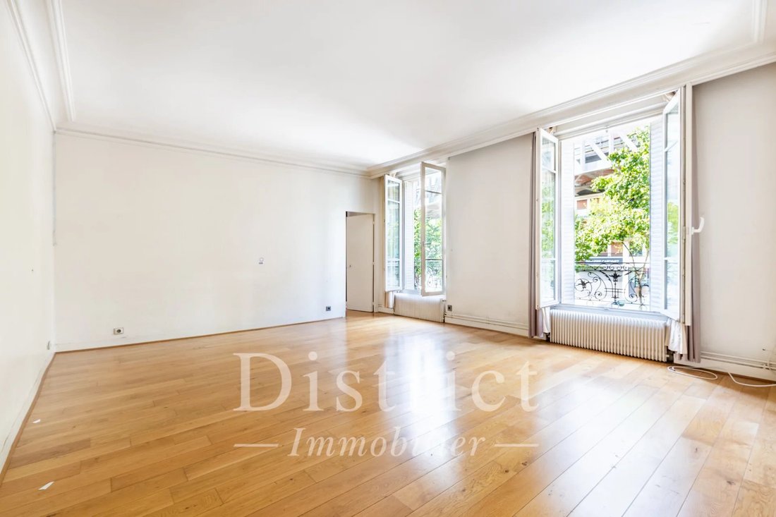 Apartment in Emeriau-Zola, Paris 15e Arrondissement, Paris 2 - 18750065