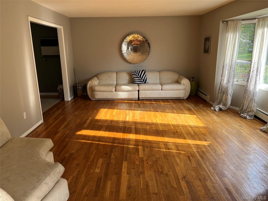 Casa en Smithtown, Nueva York, Estados Unidos 4 - 18750361