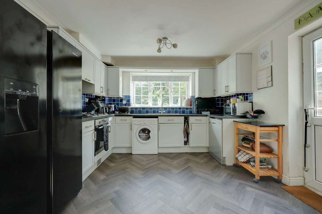 Haus in Burgess Hill, England 4 - 18749776