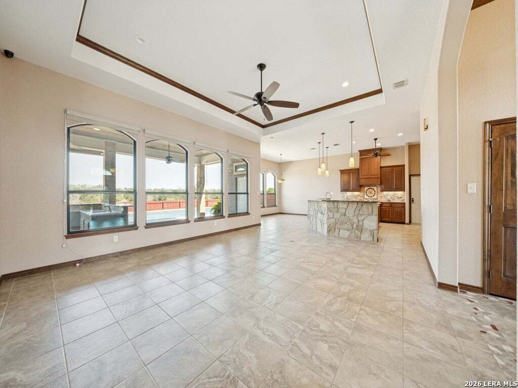 House in Floresville, Texas, United States 5 - 18758954