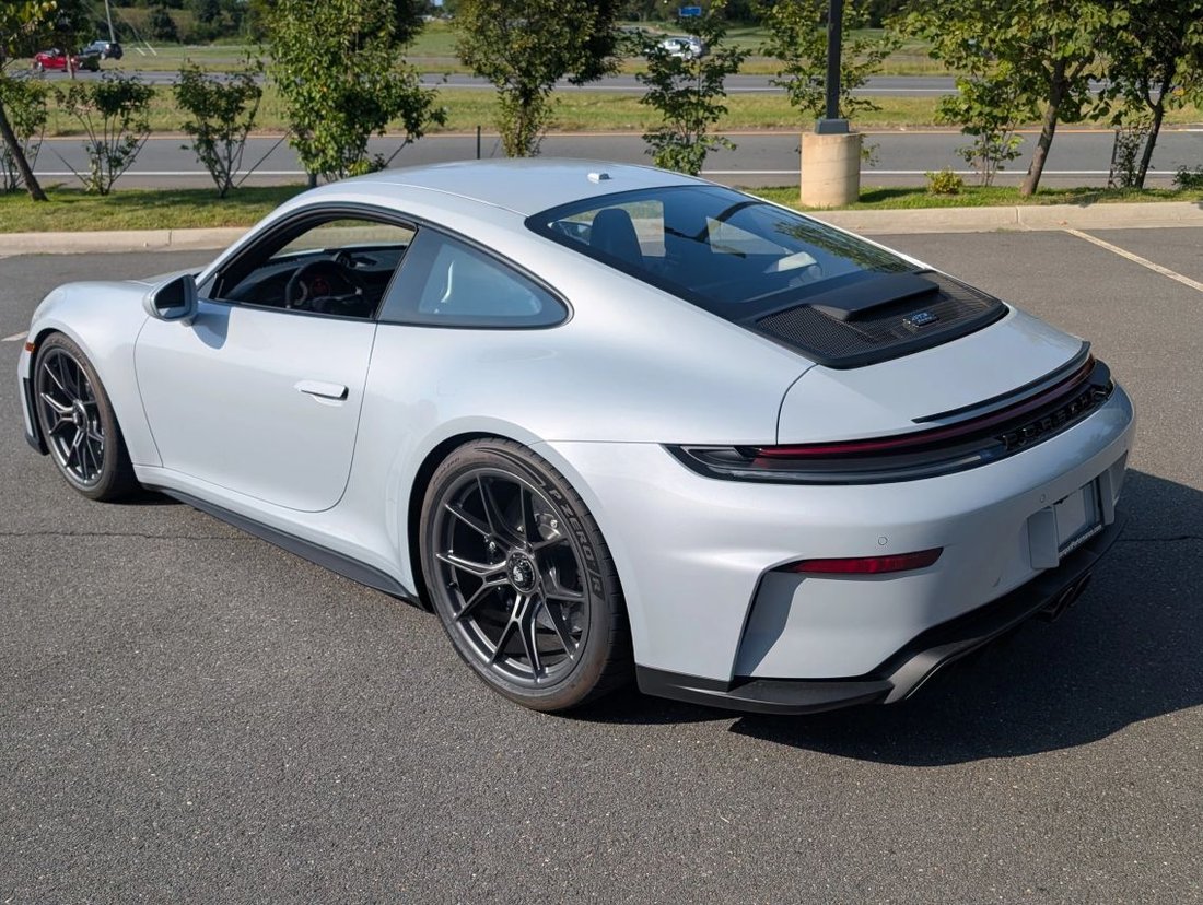 Coupe in Ashburn, VA, United States 5 - 18759671