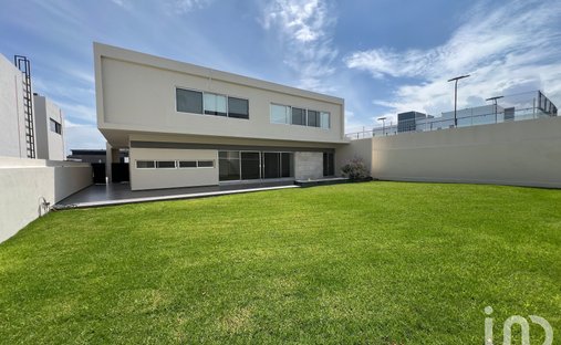 House in Juriquilla, Querétaro, Mexico 1