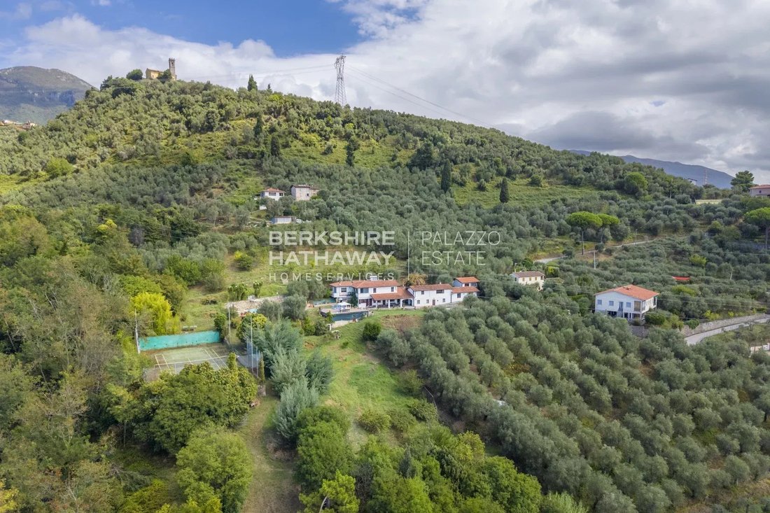 Villa en Camaiore, Toscana, Italia 1 - 18750158