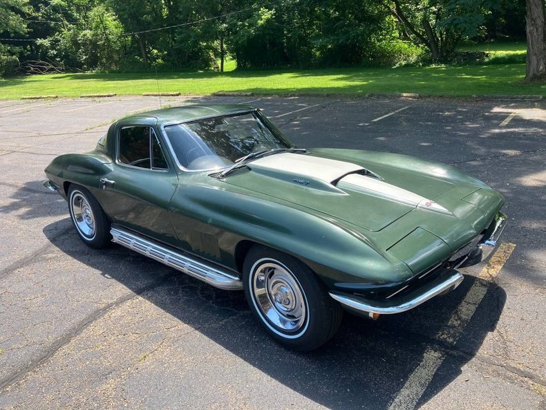 Coupe in Glendale, United States 1 - 18754432