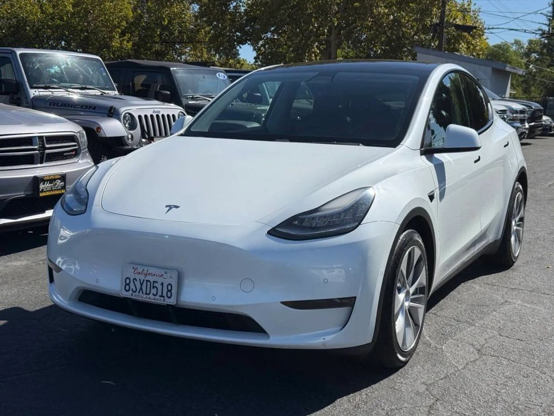 Suv in Sacramento, CA, United States 3 - 18753582