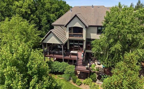 House in Overland Park, Kansas, United States 1