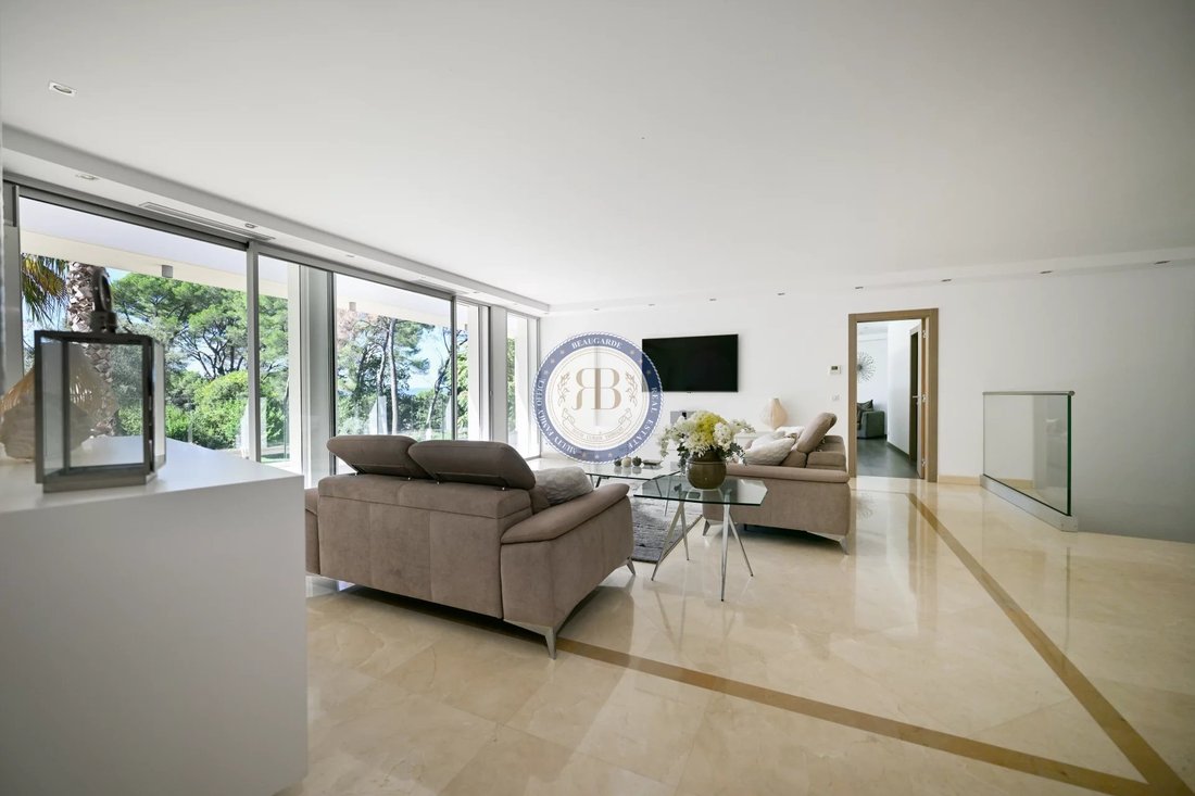 House in Mougins, Provence-Alpes-Côte d'Azur, France 3 - 16697009