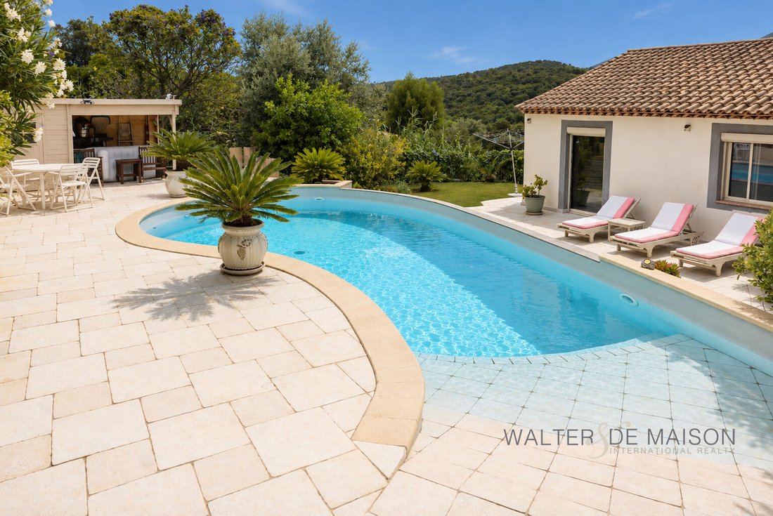 Villa à La Croix-Valmer, Provence-Alpes-Côte d'Azur, France 2 - 18756568