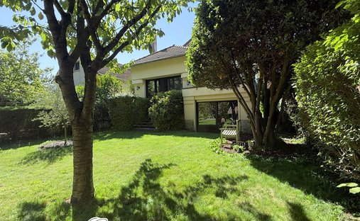 Maison à Centre Ville, Rueil-Malmaison, France 1