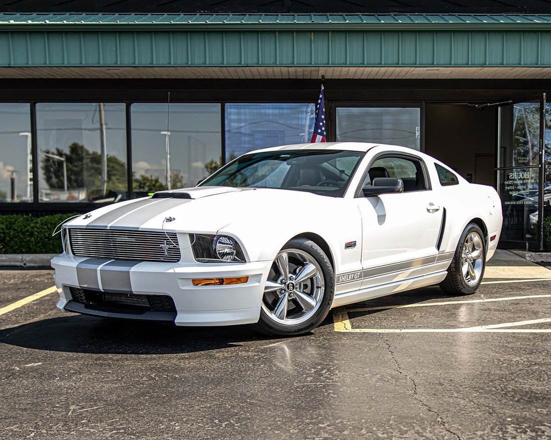 Coupe in Frankfort, IL, United States 5 - 18739434