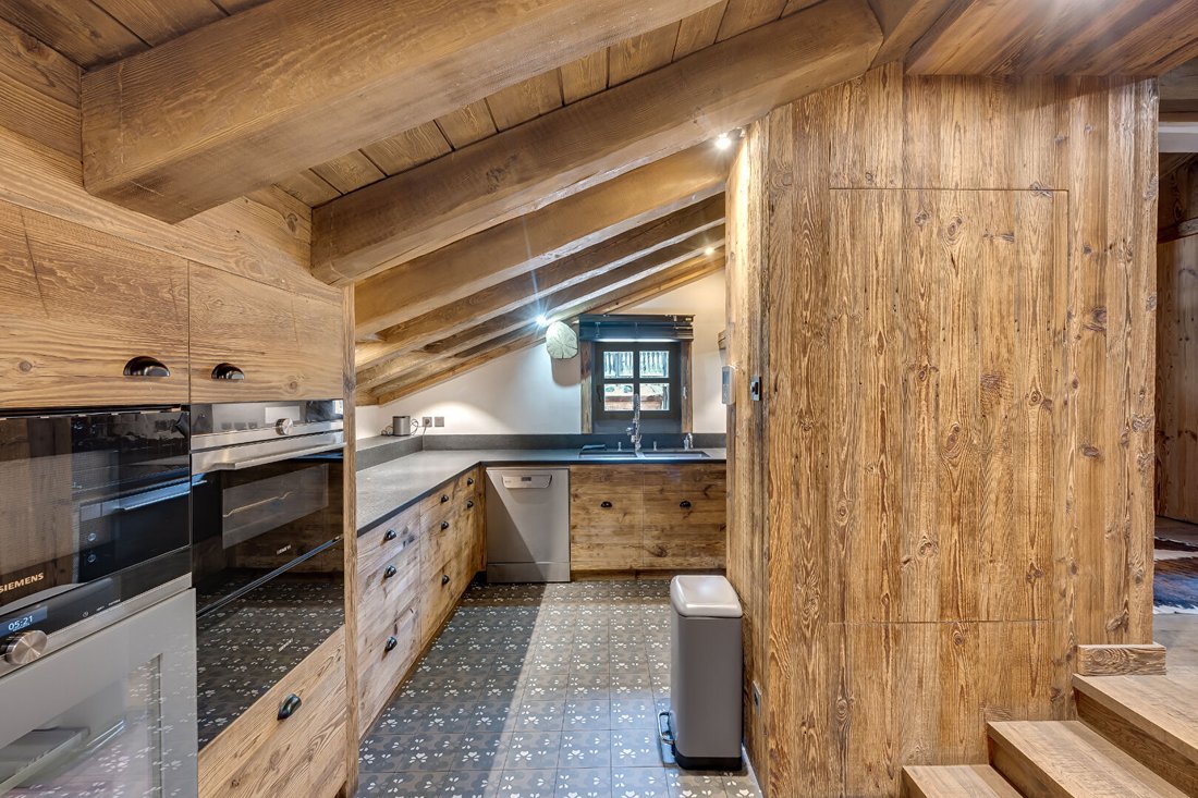 Chalet in Val-d'Isere, Auvergne-Rhône-Alpes, France 4 - 17741075
