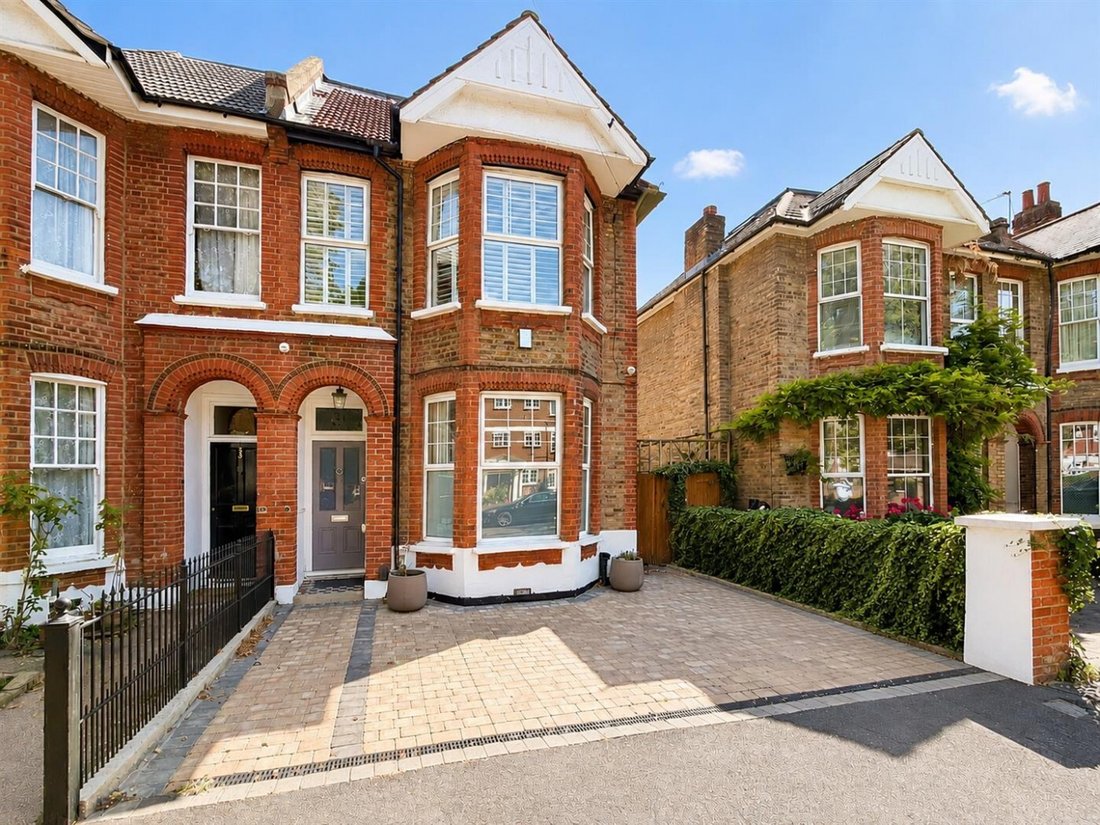 Haus in London Borough of Hounslow, England 1 - 18748929