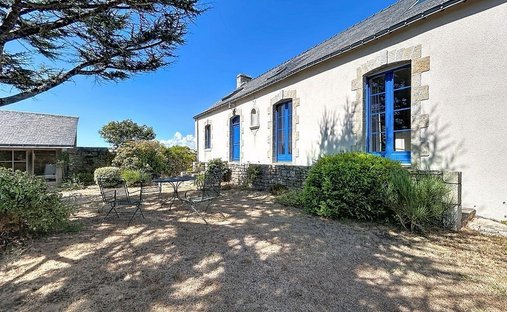 House in Bourg, Guidel, France 1