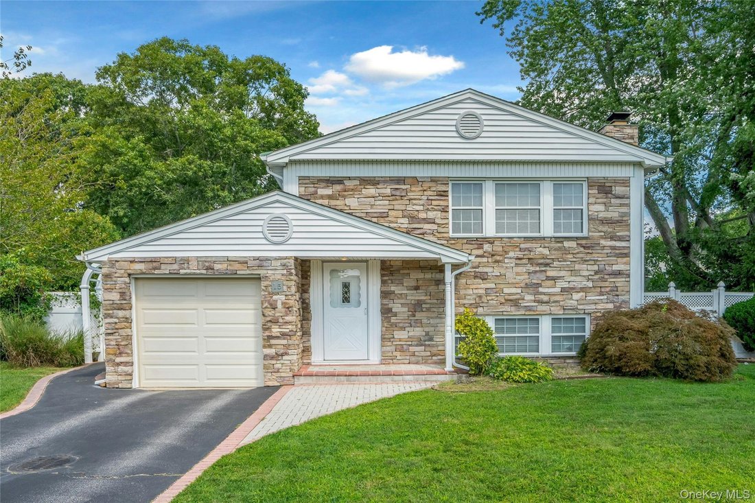 Casa en Yaphank, Nueva York, Estados Unidos 2 - 18752406