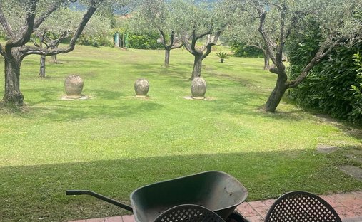 Villa a Carrara, Toscana, Italia 1