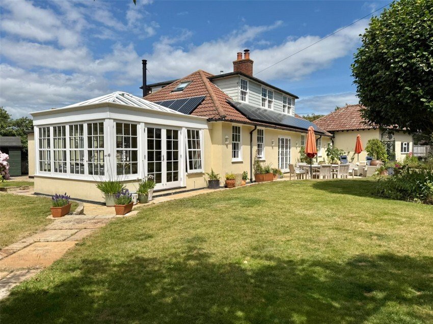 Haus in Milford-on-Sea, England 1 - 18754557
