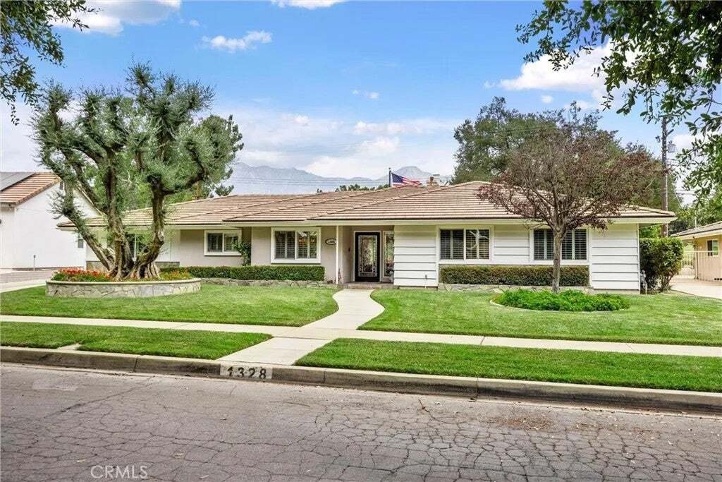House in Upland, California, United States 3 - 18755782