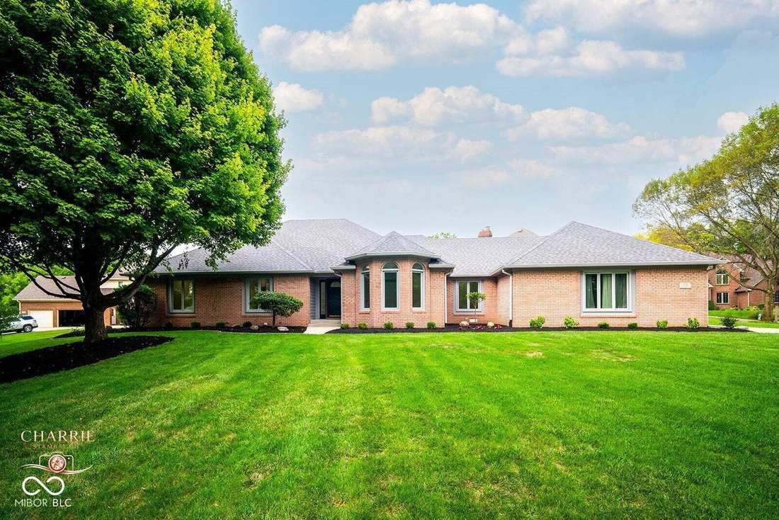 Casa a Greenwood, Indiana, Stati Uniti 1 - 18750979