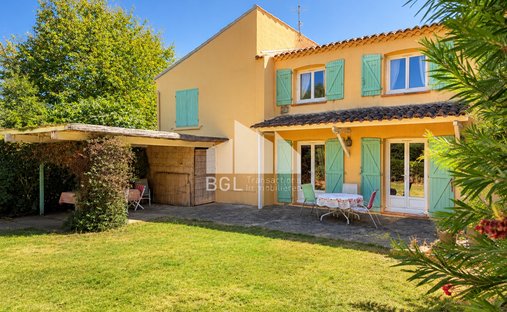 House in Nord Est, Bormes-les-Mimosas, France 1