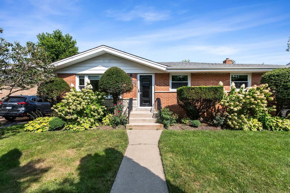 Casa a Morton Grove, Illinois, Stati Uniti 1 - 18750499