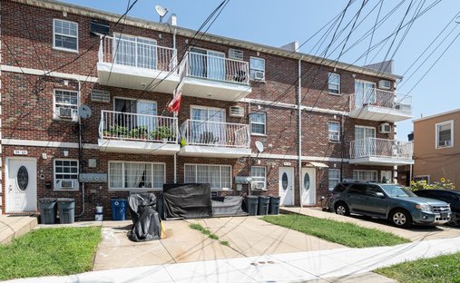 House in New York, New York, United States 1