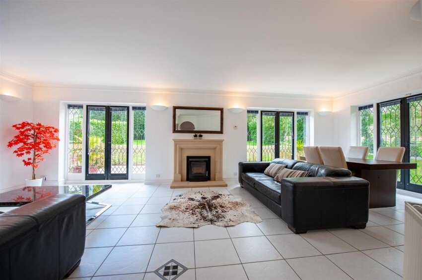 Bungalow in West Kingsdown, England 4 - 18761066