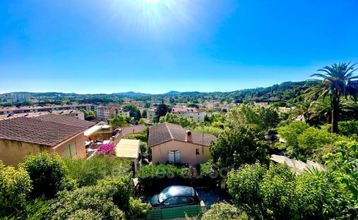 Villa in Aguillon, Toulon, Frankreich 1