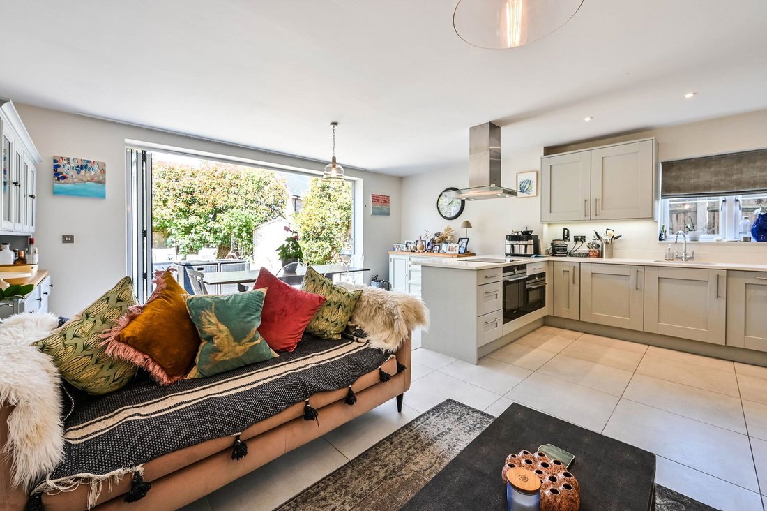 Haus in Great Bookham, England 2 - 18761119